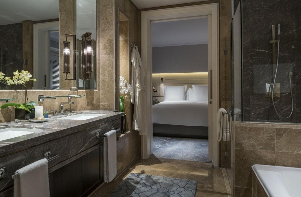 Four Seasons Hotel Singapore Image 19