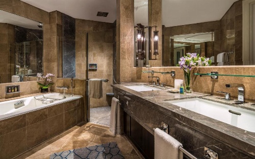 Four Seasons Hotel Singapore image 20
